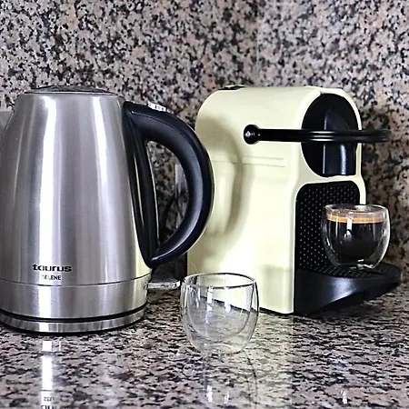 Stunning Sea View With Big Balcony In The Center דירה