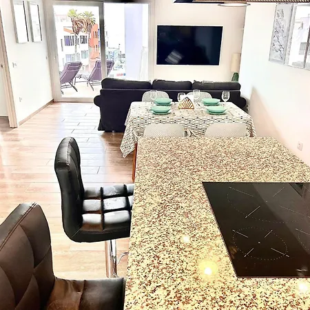 Stunning Sea View With Big Balcony In The Center