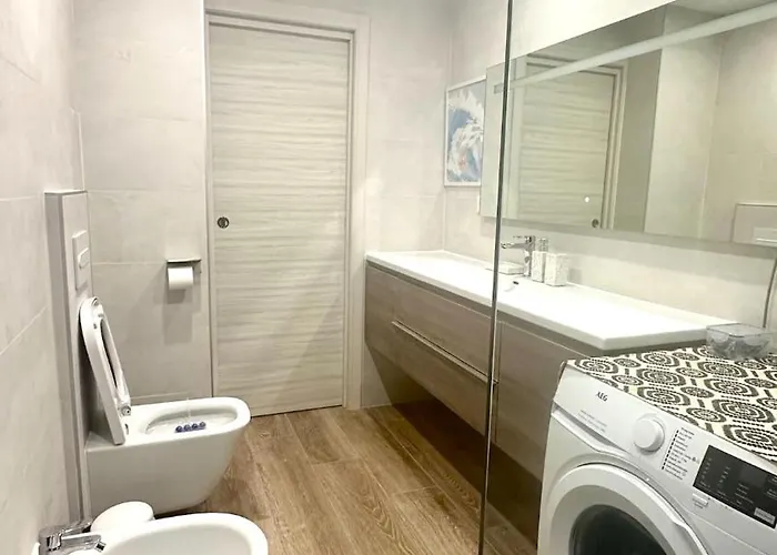 Stunning Sea View With Big Balcony In The Center *