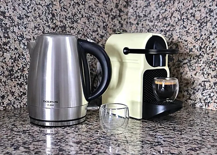 Stunning Sea View With Big Balcony In The Center דירה