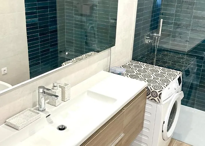 דירה Stunning Sea View With Big Balcony In The Center *