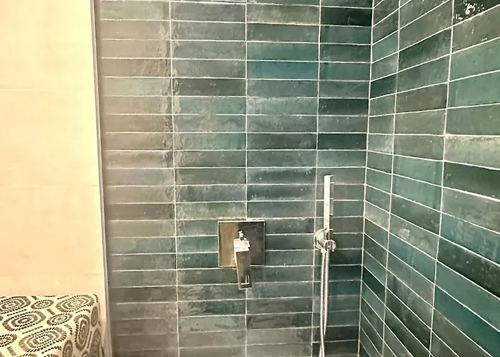 Stunning Sea View With Big Balcony In The Center דירה קורלחו