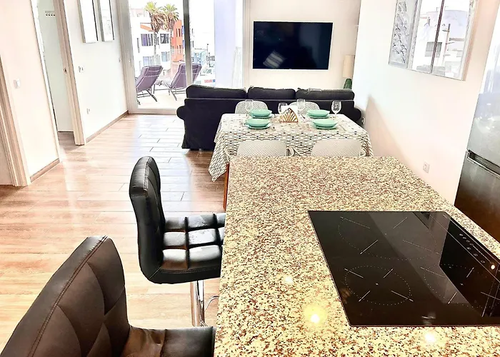 Stunning Sea View With Big Balcony In The Center