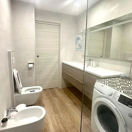 Stunning Sea View With Big Balcony In The Center *