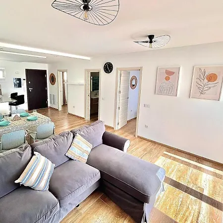 Stunning Sea View With Big Balcony In The Center Apartamento Corralejo